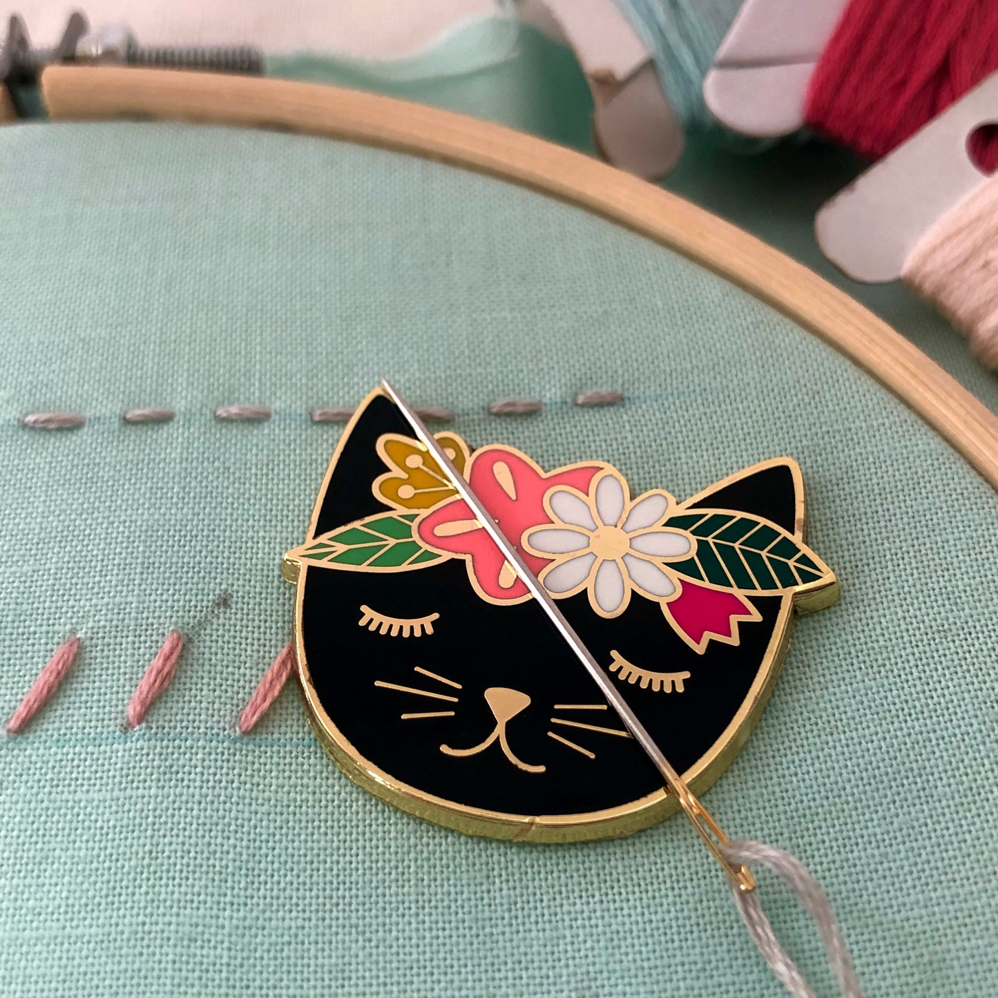 Kiriki Press, Magnetic Needleminder, Floral Cat