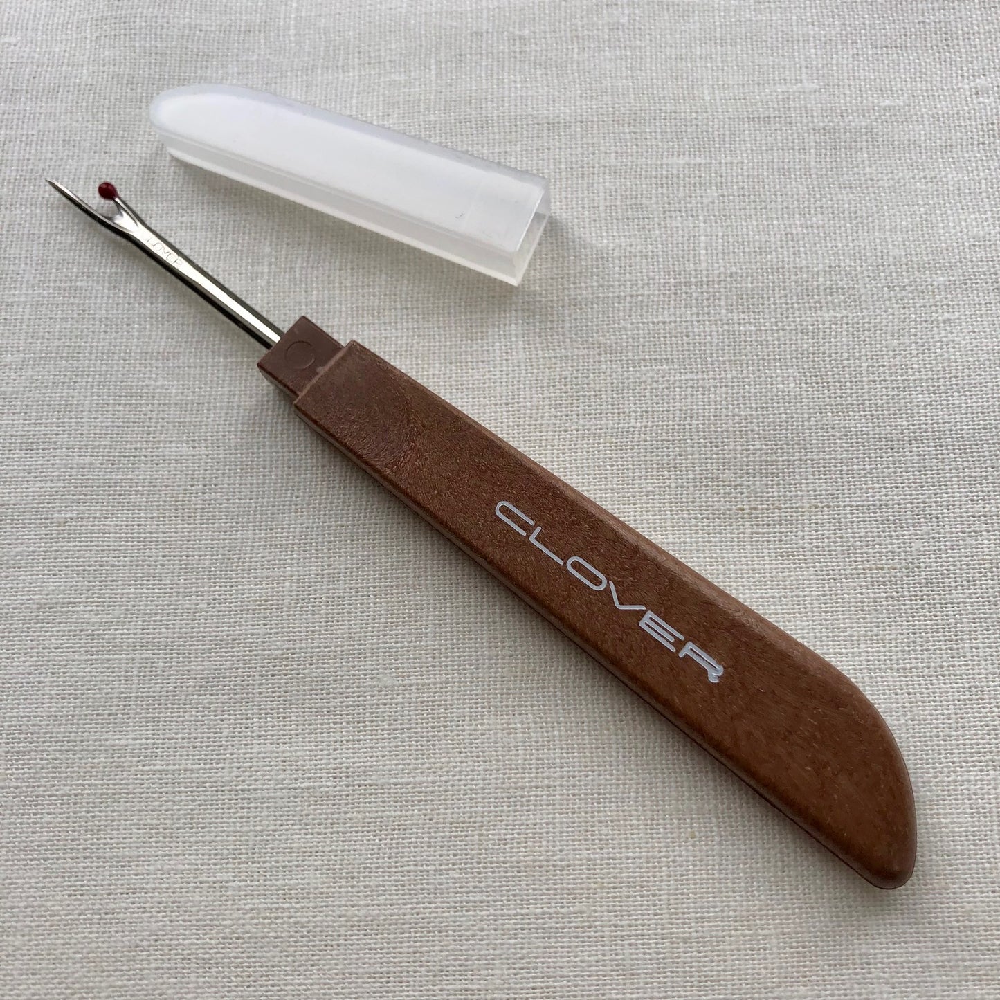 Clover Seam Ripper 463 in Brown