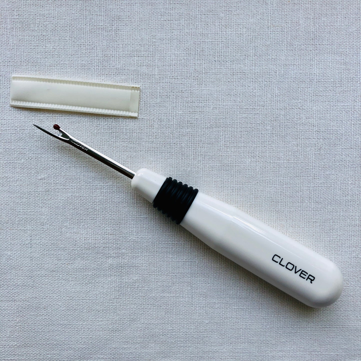 Clover Seam Ripper 482 in White