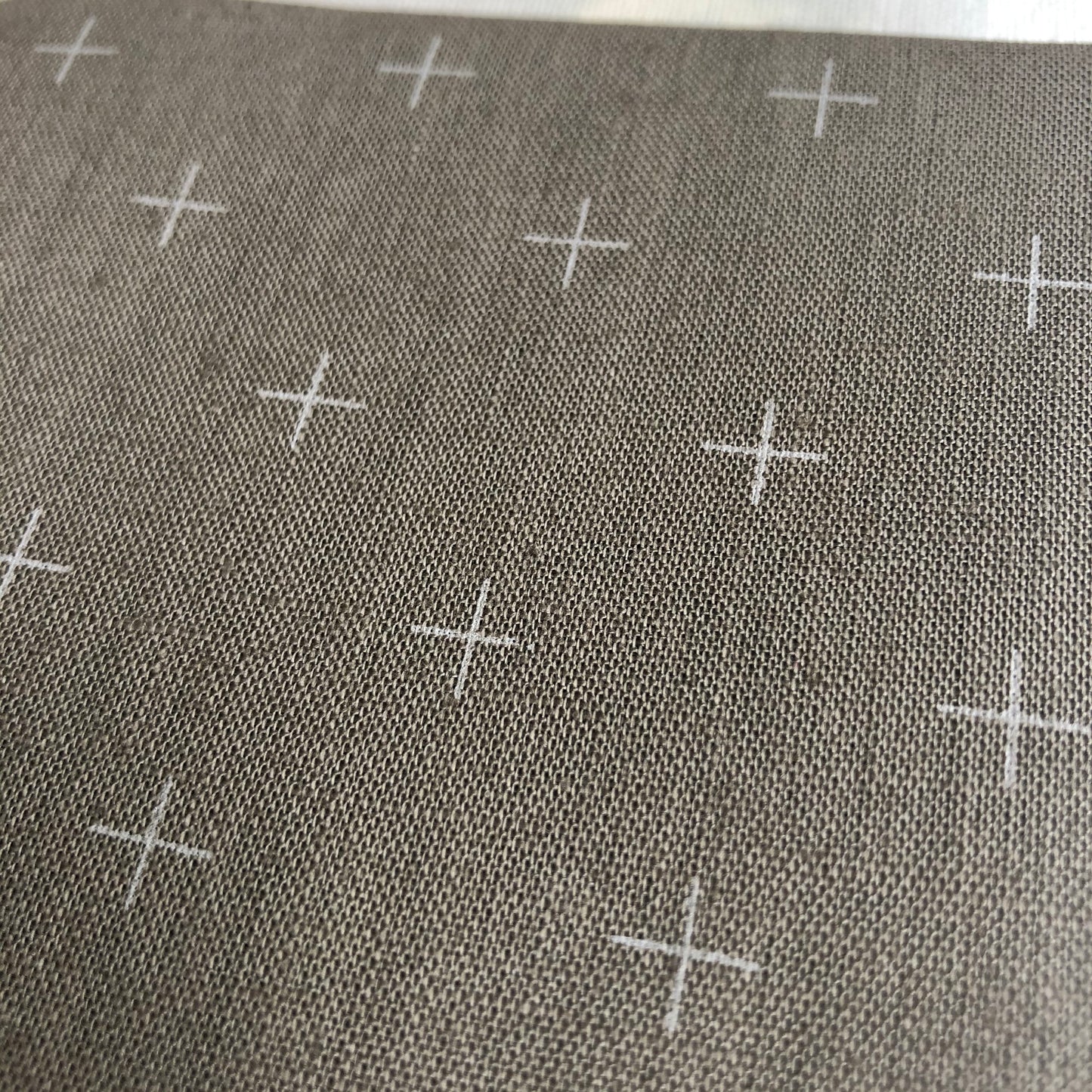 Lecien Cosmo Hidamari Sashiko Pre-printed Wash-away Panel, Cotton/Linen Blend, Kasuri Cross Pattern, Grey